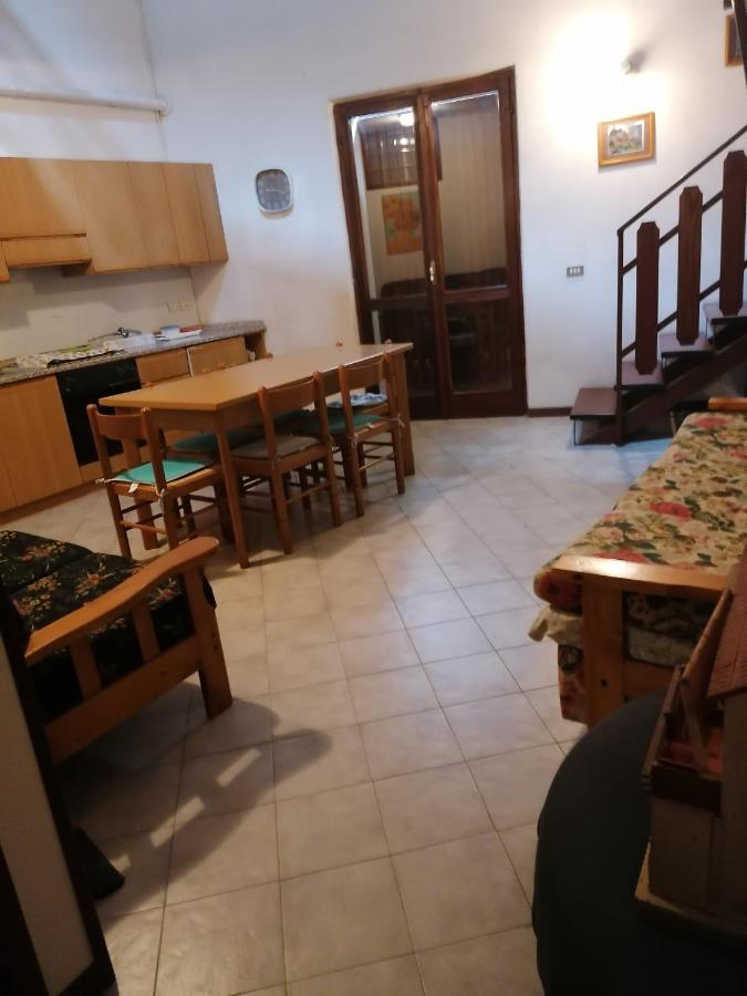 فيلا Casa Vacanze 'La Piazza' زونه المظهر الخارجي الصورة