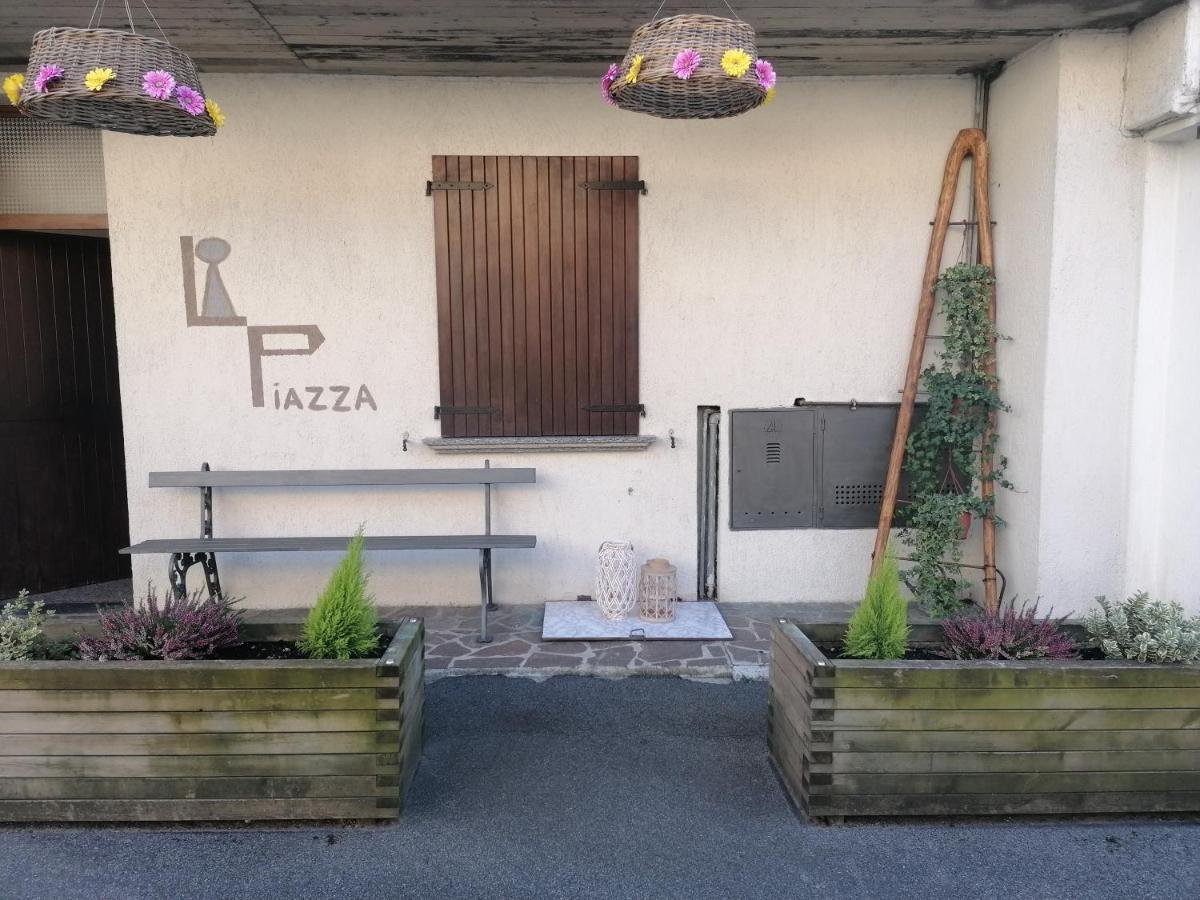 فيلا Casa Vacanze 'La Piazza' زونه المظهر الخارجي الصورة